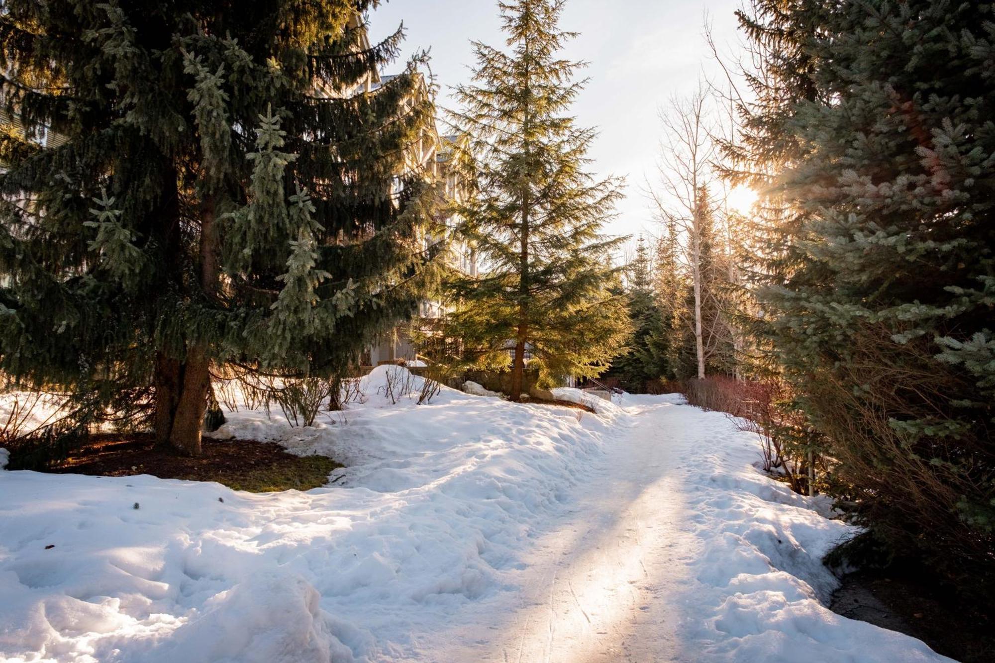 Вилла The Aspens By Outpost Уистлер Экстерьер фото